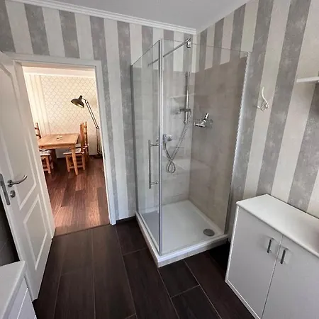 Ferienwohnung 2 - 100qm Apartment Lobbe